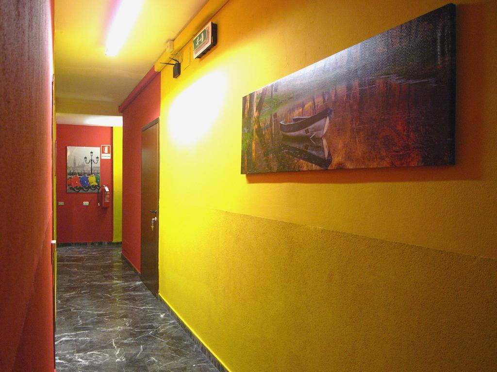 Hostel California Milano Rom bilde