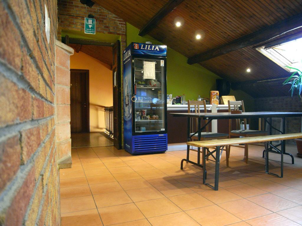 Hostel California Milano Eksteriør bilde