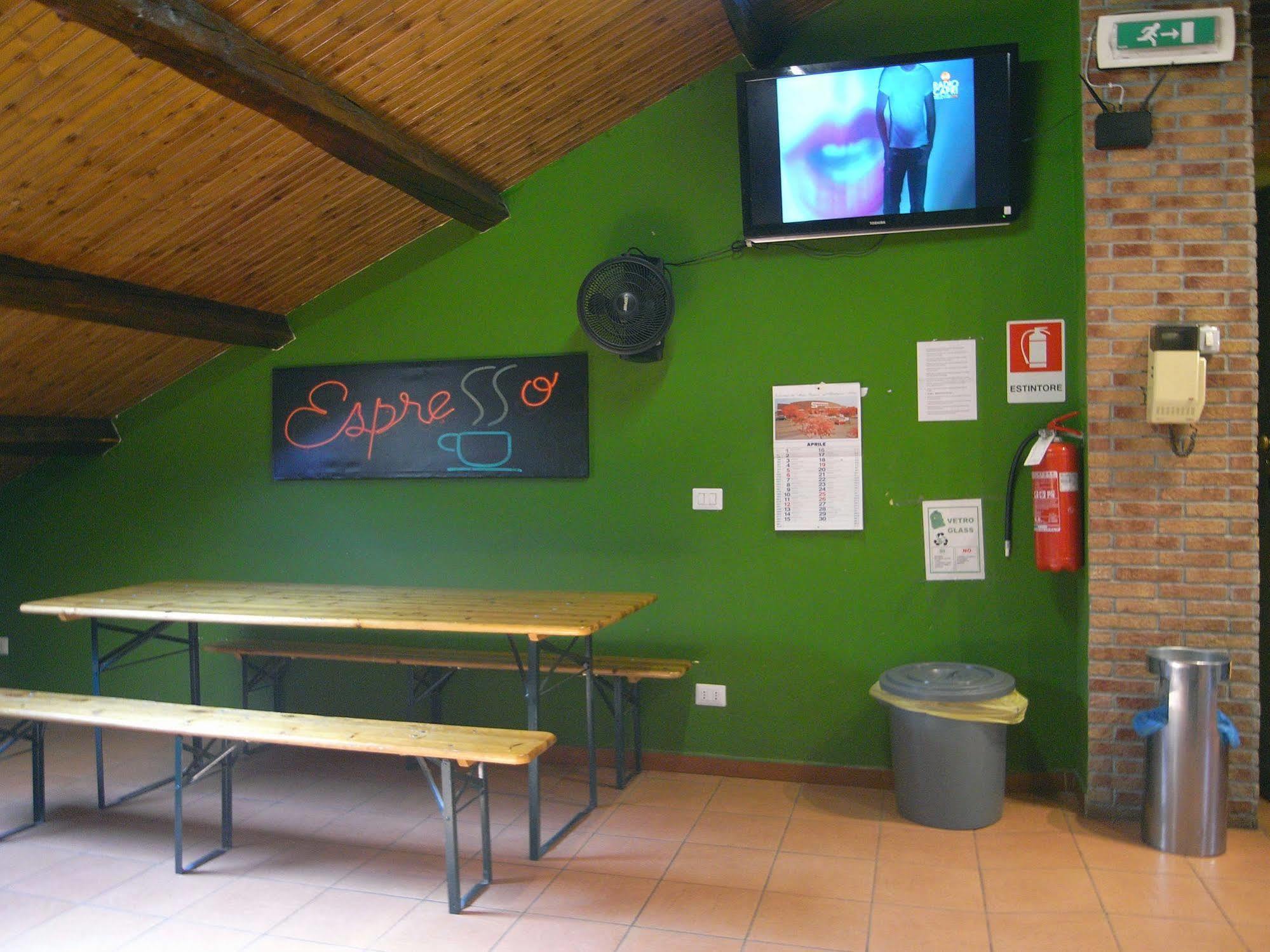 Hostel California Milano Eksteriør bilde