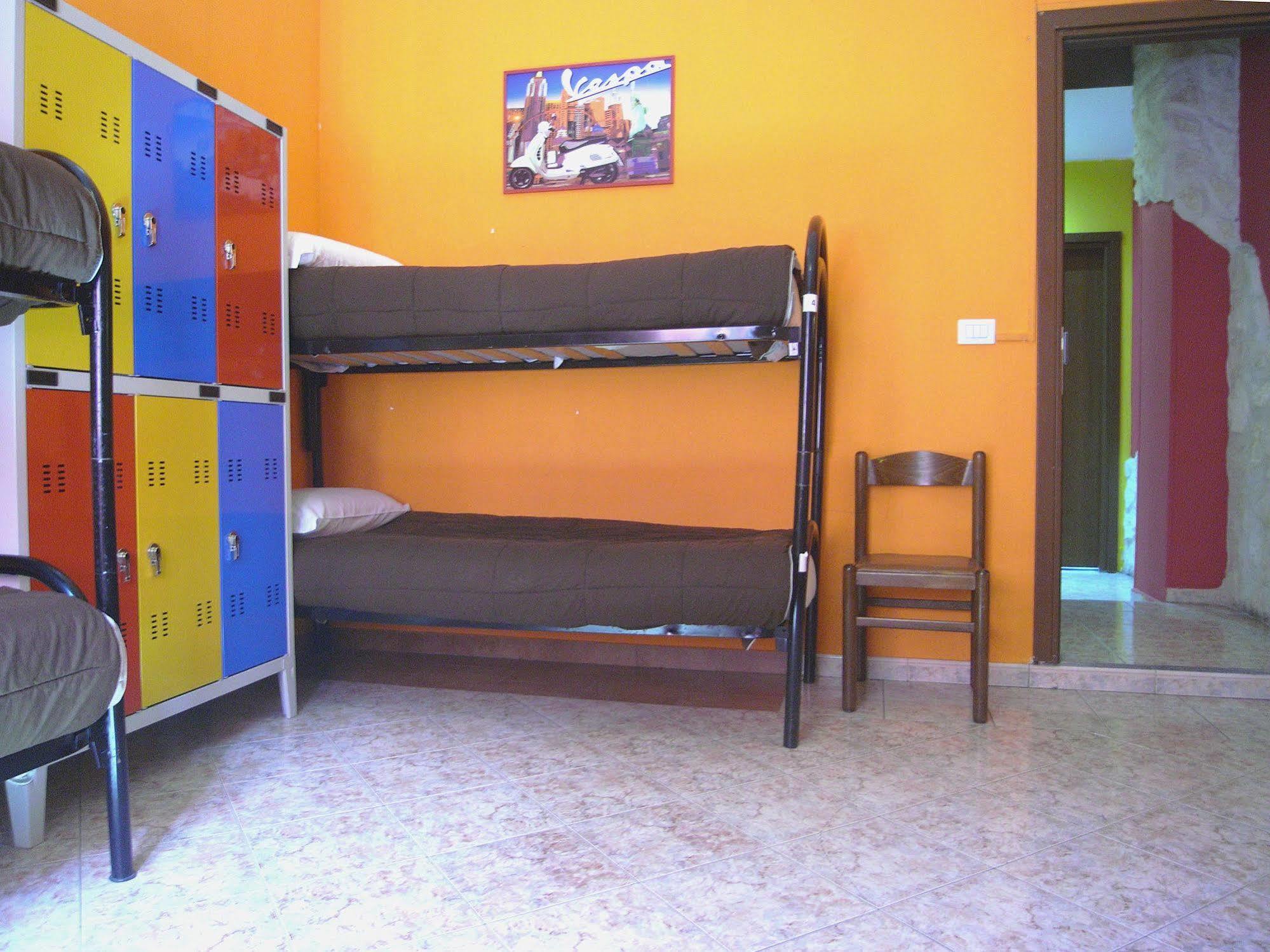 Hostel California Milano Eksteriør bilde