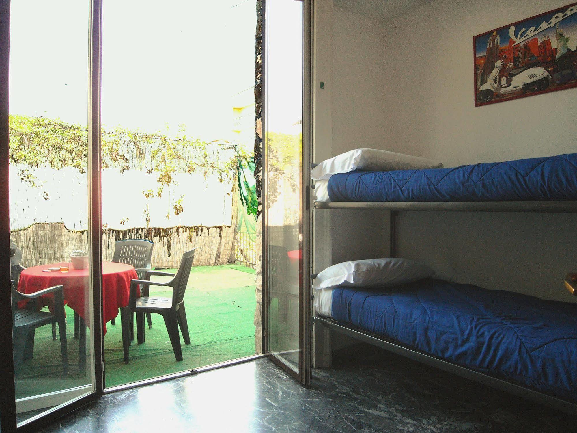 Hostel California Milano Eksteriør bilde