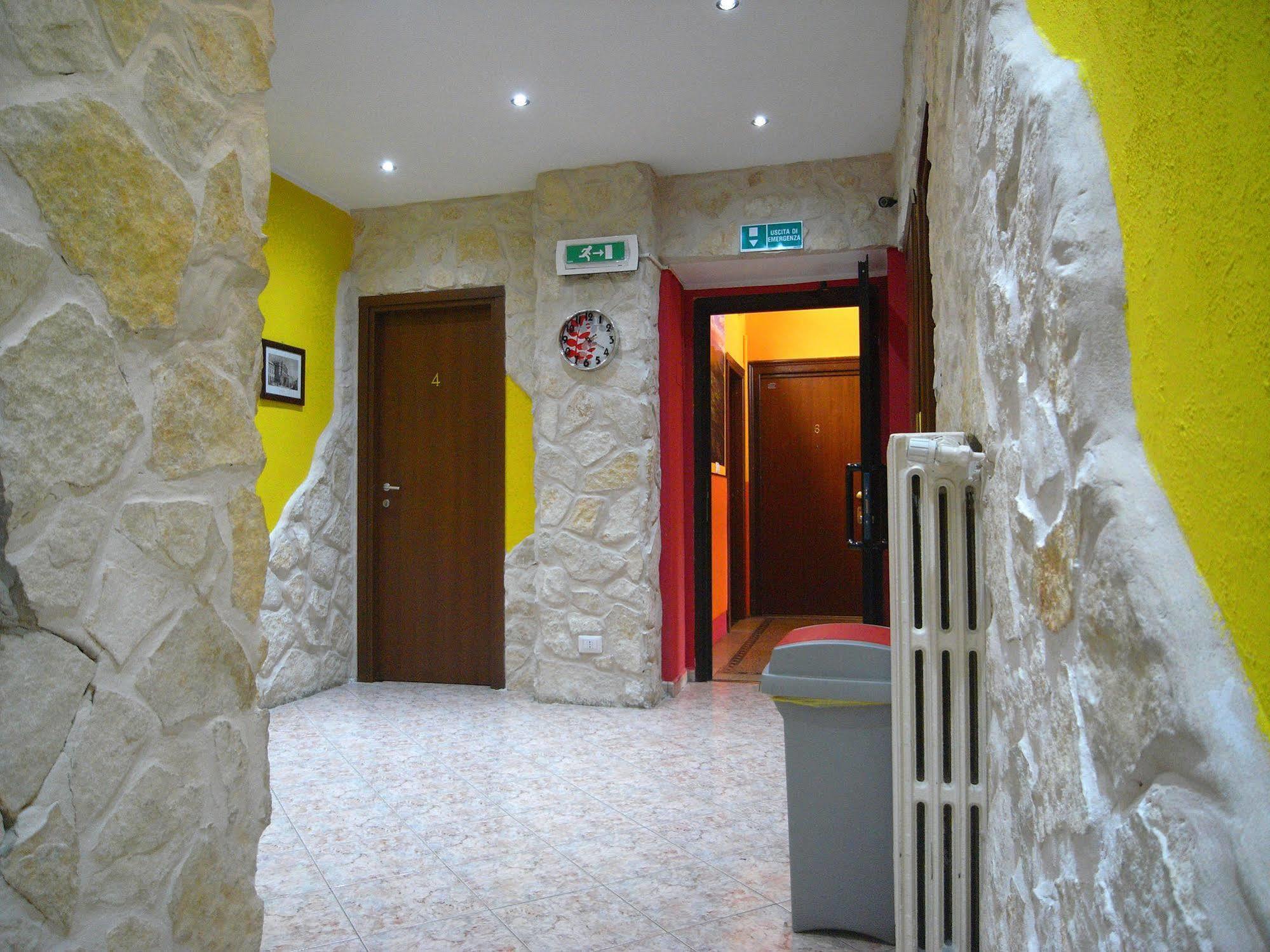 Hostel California Milano Eksteriør bilde