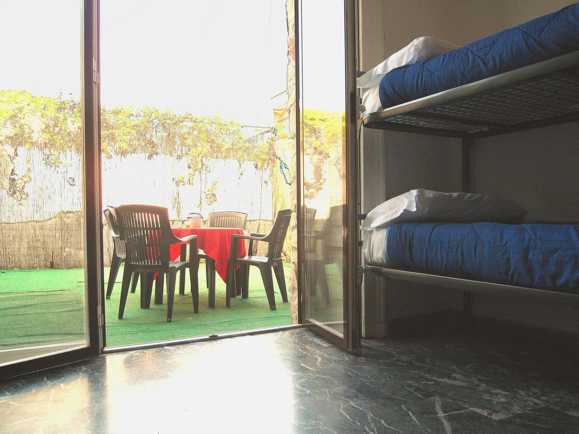 Hostel California Milano Eksteriør bilde