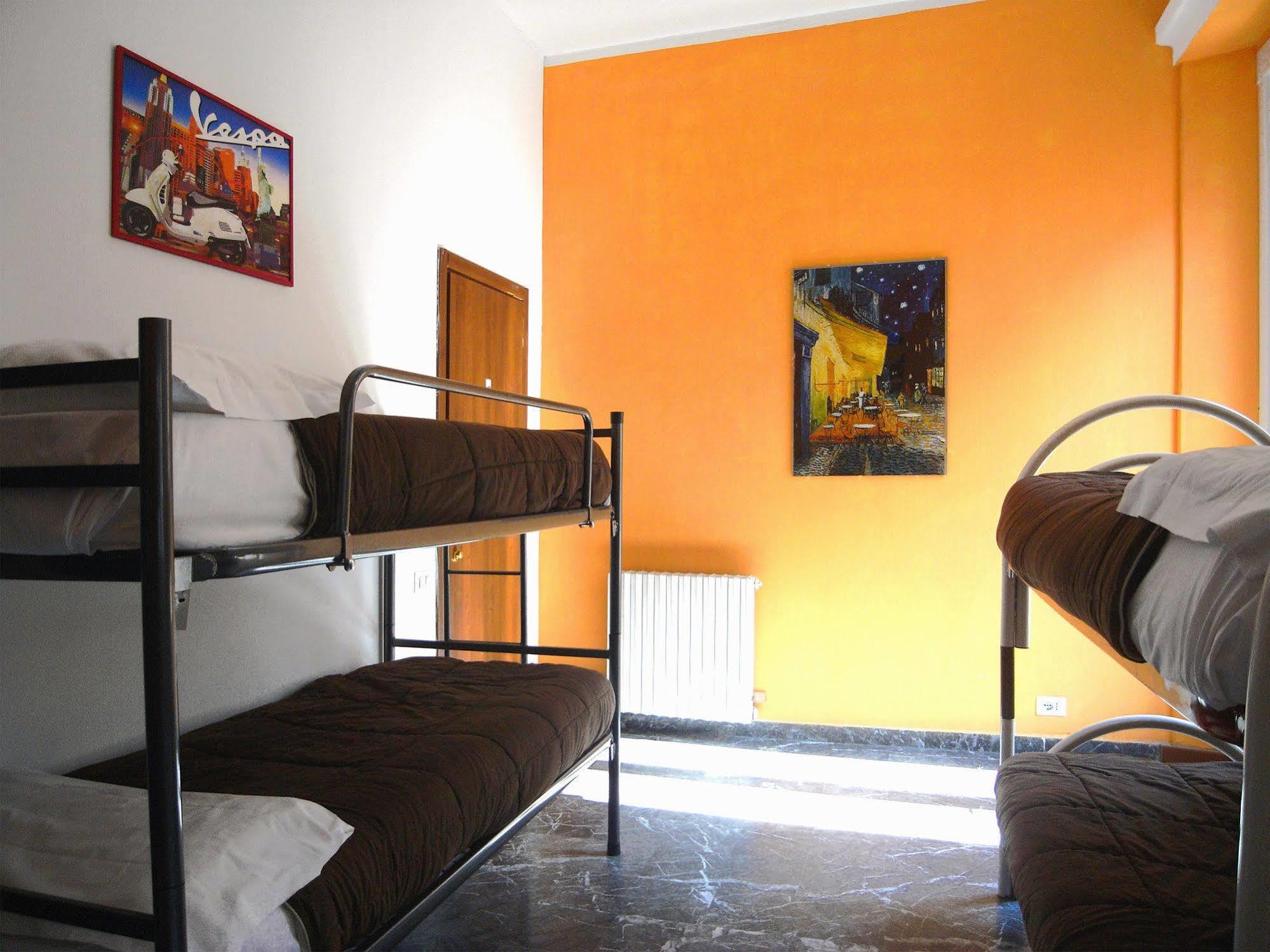 Hostel California Milano Eksteriør bilde