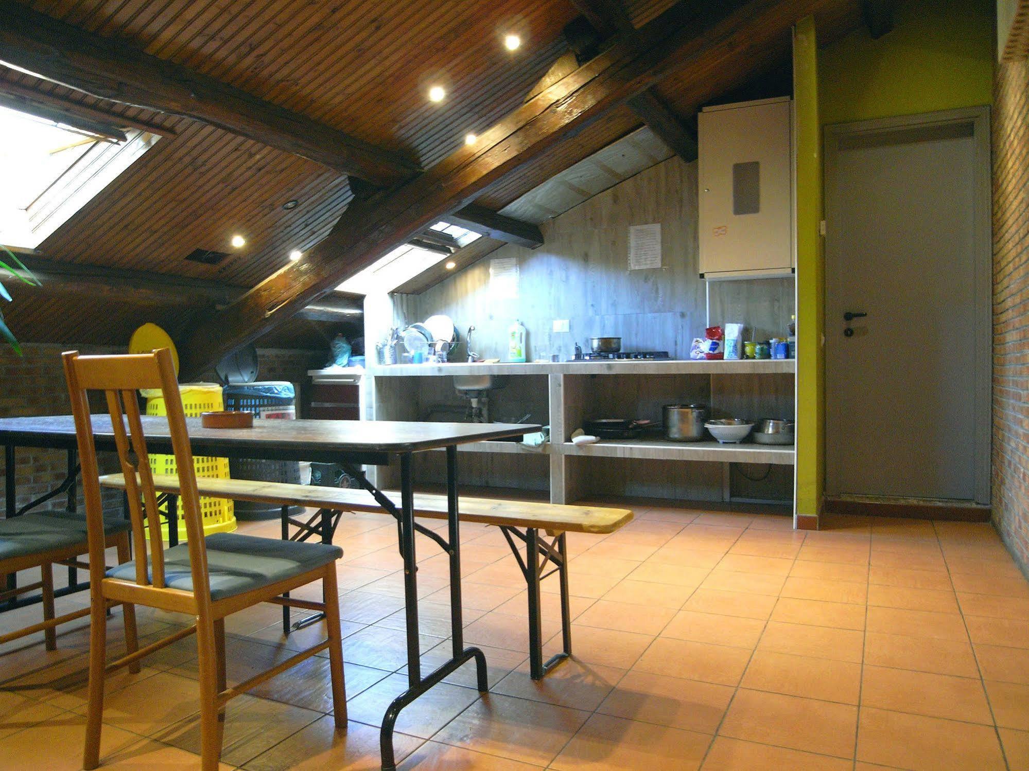 Hostel California Milano Eksteriør bilde