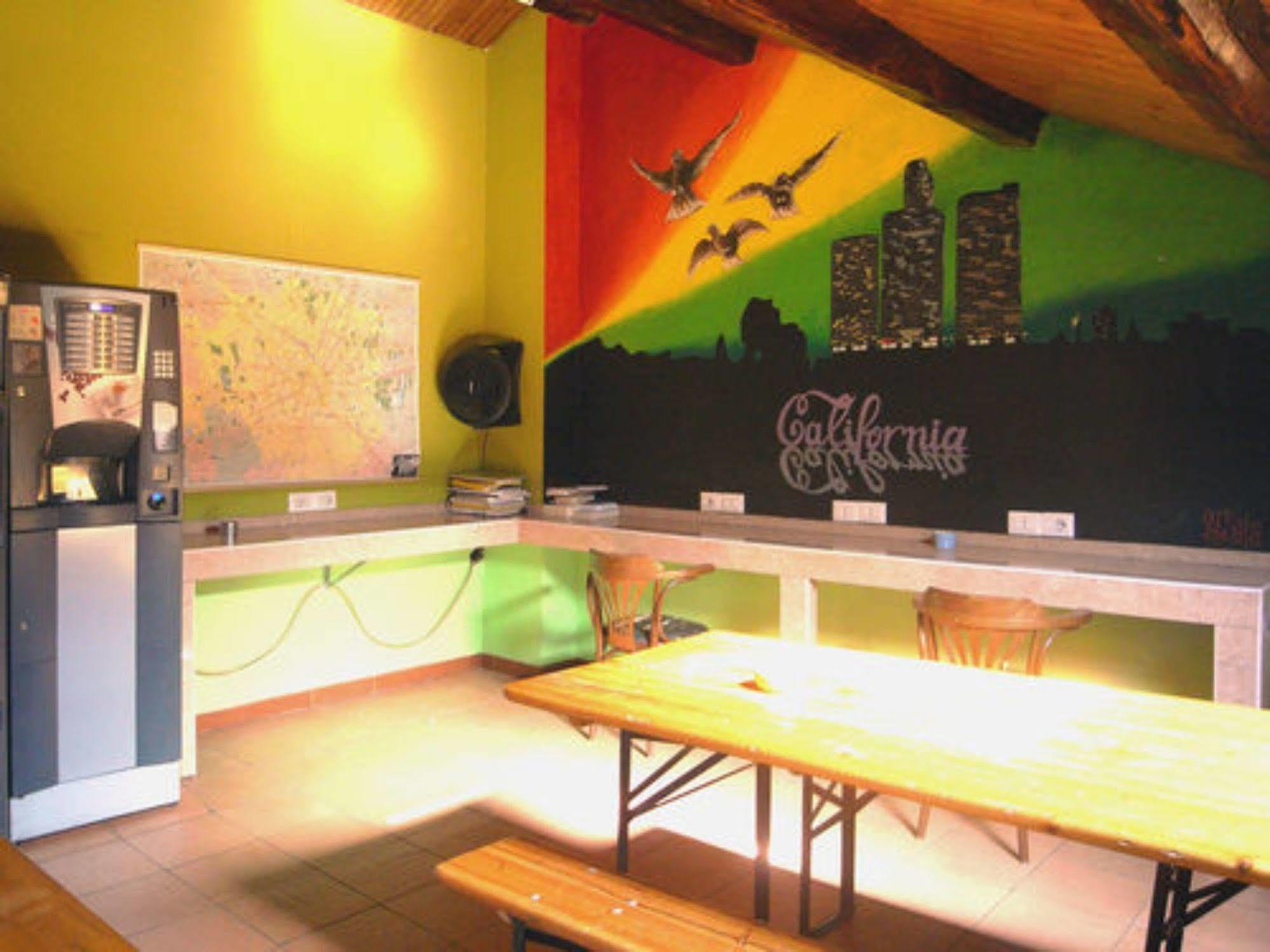 Hostel California Milano Eksteriør bilde